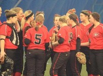 Husky Softball Opens NSIC season